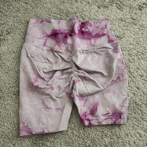 Scrunch butt legging shorts